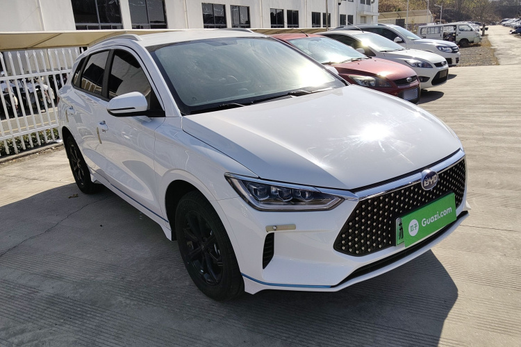 比亚迪e2 2021款 豪华型车身外观3