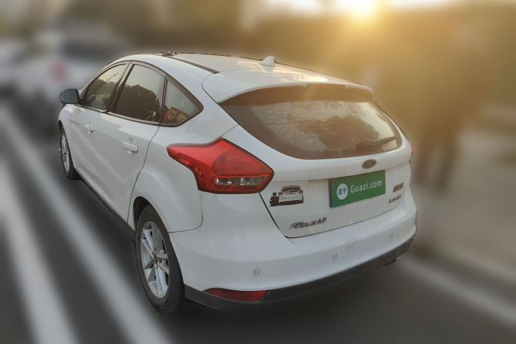 福特 福克斯 2017款 两厢 1.6L 自动风尚型智行版车身外观6003