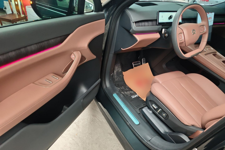 蔚来ES8 2023款 100kWh 签名版中控内饰20