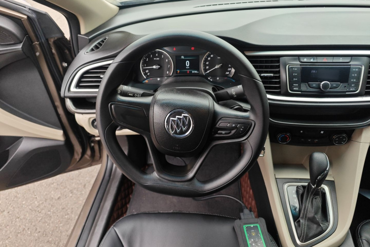 别克 英朗 2015款 15N 自动精英型中控内饰13