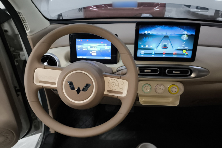 五菱汽车 宏光MINIEV 2025款 四门版 进阶款中控内饰12