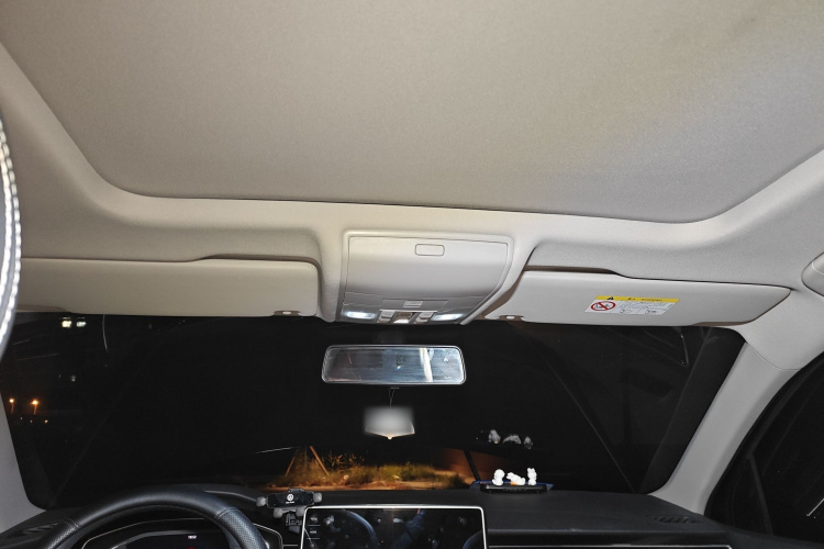 大众 途观L 2025款 出众款 300TSI 自动两驱龙腾版中控内饰22