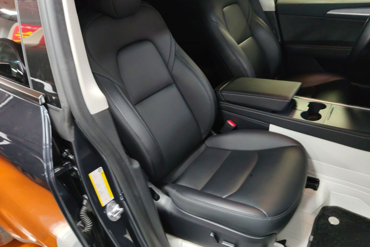 特斯拉 Model Y 2024款 后轮驱动版局部细节41