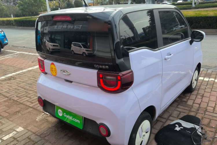 奇瑞 QQ冰淇淋 2022款 120km 甜筒 磷酸铁锂车身外观7