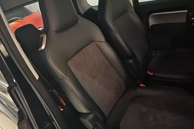 宝骏KiWi EV 2023款 大疆版 磷酸铁锂局部细节41