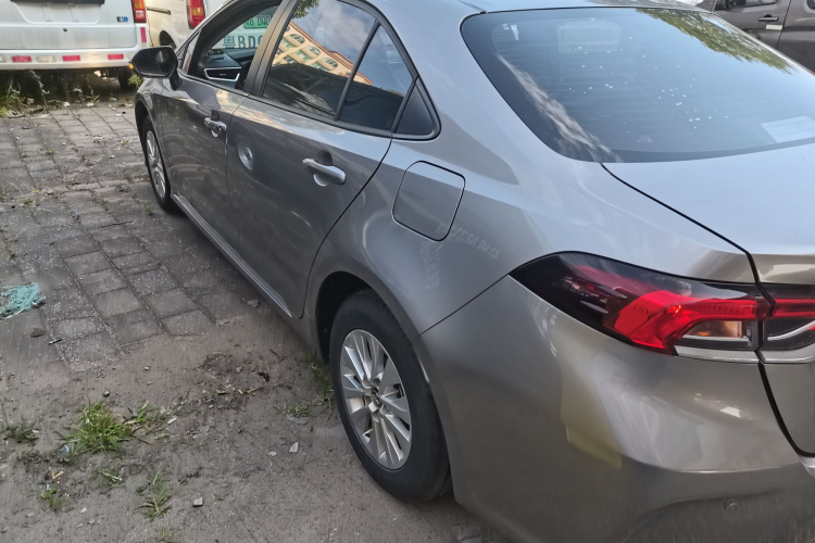 丰田 卡罗拉 2019款 1.2T S-CVT GL-i精英版车身外观4