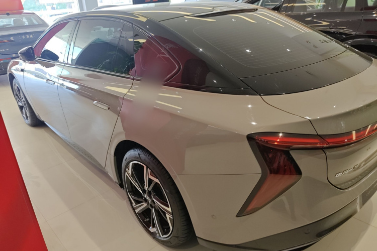 红旗EH7 2024款 760 Pro+ 四驱版车身外观6003