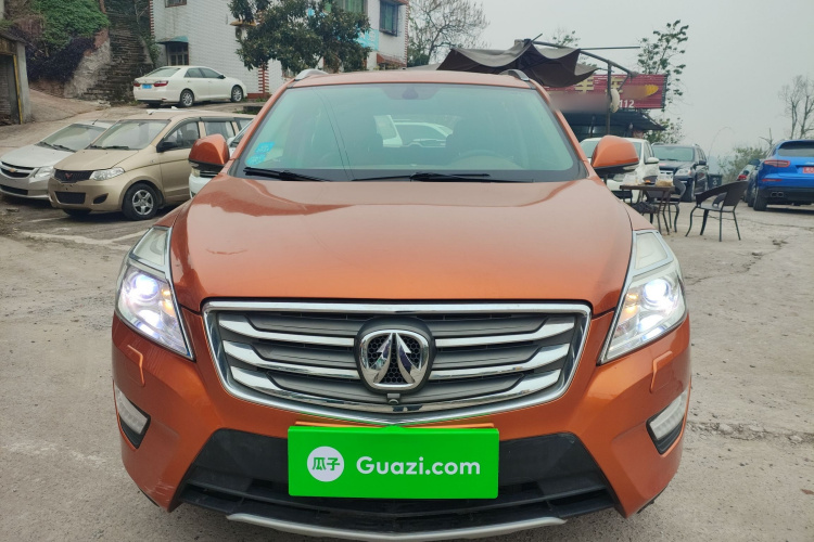 北汽威旺S50 2016款 1.5T CVT乐动尊享型车身外观2