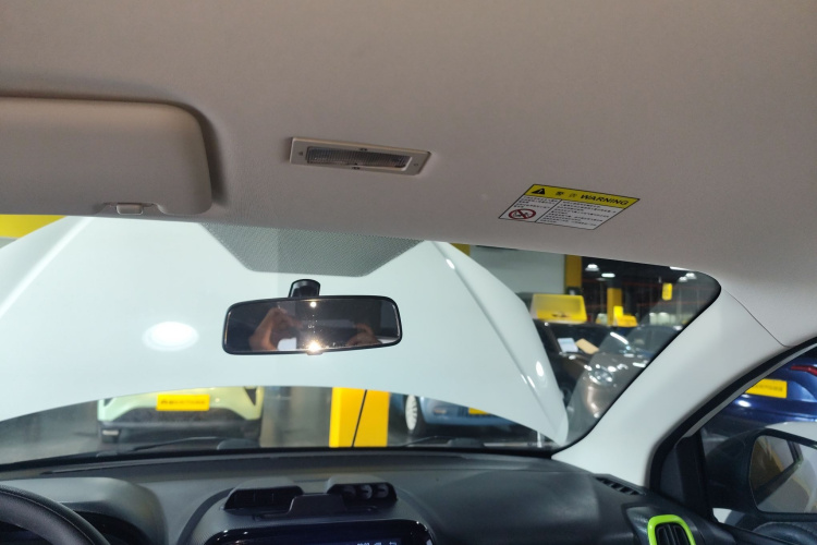 荣威 科莱威CLEVER 2021款 302km新四座超能版中控内饰22