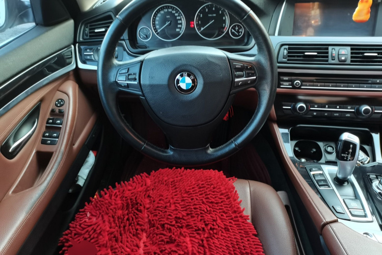 宝马5系 2014款 520Li 典雅型中控内饰13