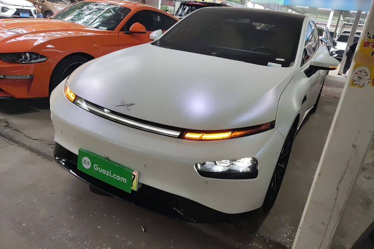 小鹏P7 2023款 586E车身外观1