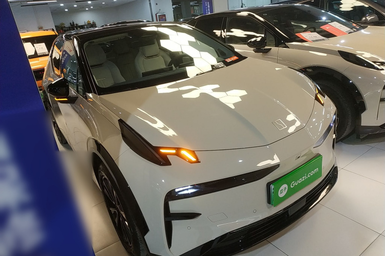 极氪X 2025款 四座后驱魔方版车身外观6002