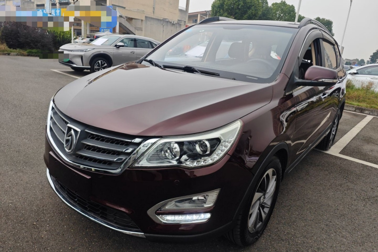 宝骏560 2016款 1.5T 手动豪华型车身外观1