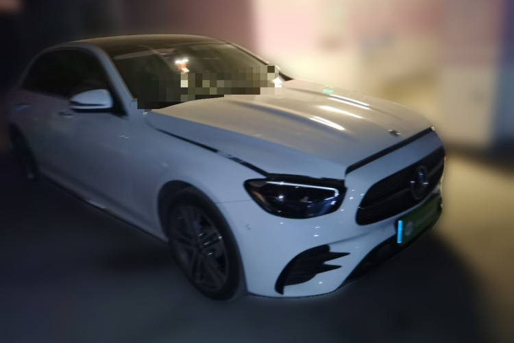 奔驰E级 2021款 改款 E 260 L 运动型车身外观3