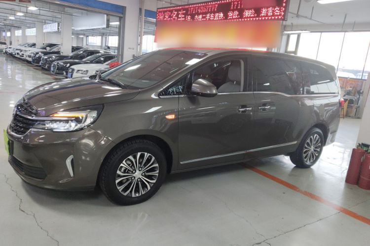 别克GL8 2021款 陆上公务舱 652T 豪华型车身外观4