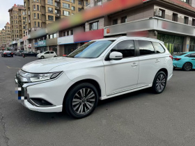 三菱 欧蓝德 2021款 改款 2.0L 两驱畅享版 5座