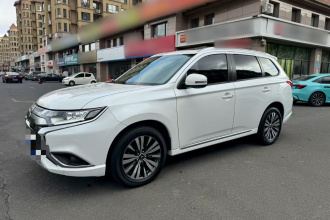 三菱 欧蓝德 2021款 改款 2.0L 两驱畅享版 5座