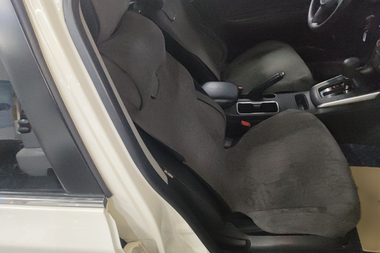 日产 轩逸 2022款 经典 1.6XE CVT舒适版局部细节41