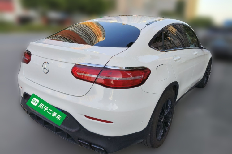 奔驰GLC轿跑 2017款 GLC 200 4MATIC 轿跑SUV车身外观7