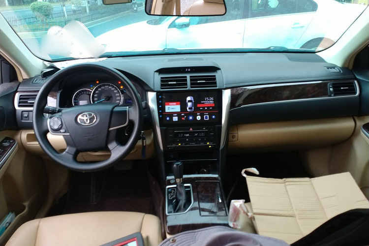 丰田 凯美瑞 2016款 2.0E 十周年纪念精英版中控内饰7002