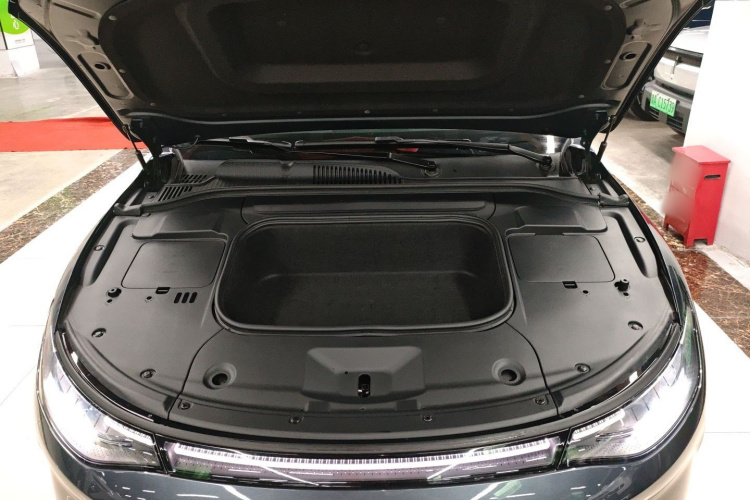 零跑汽车 零跑C01 2023款 606舒享版机舱底盘24