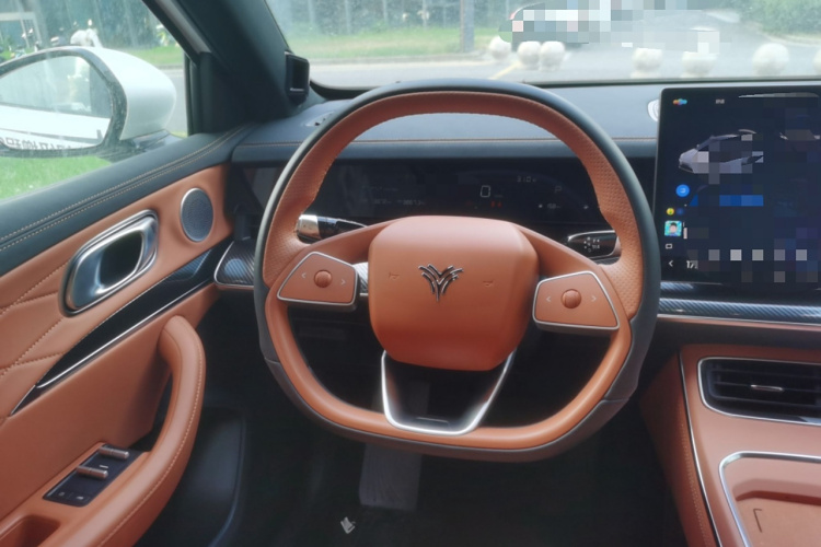 哪吒汽车 哪吒L 2024款 增程 310 闪充红衣版局部细节13