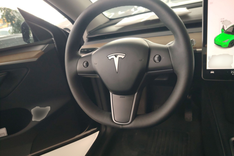 特斯拉 Model Y 2021款 标准续航后驱版中控内饰13