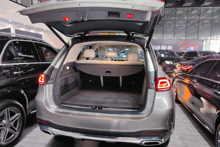 奔驰GLE 2020款 GLE 450 4MATIC 时尚型机舱底盘23