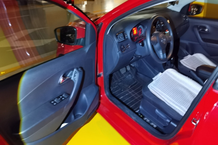 大众 Polo 2013款 1.4L 自动舒适版中控内饰7003