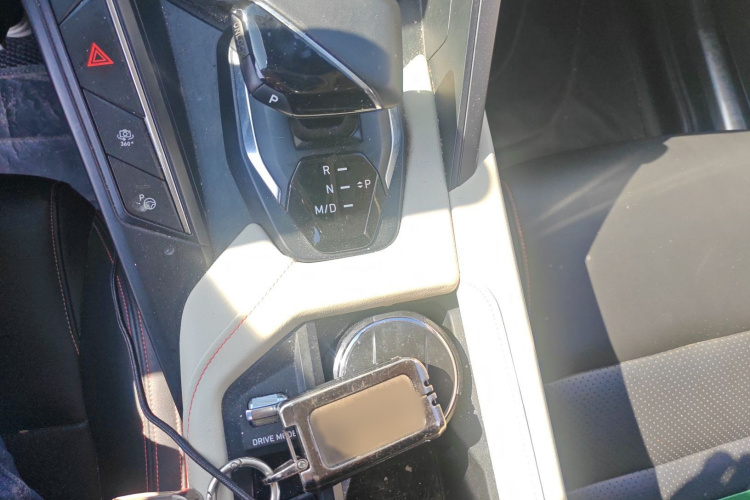 领克06 2020款 1.5T 耀Halo局部细节18