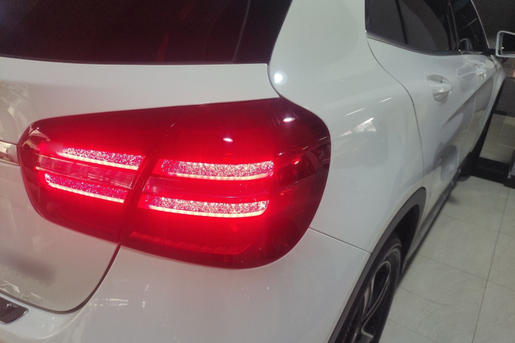 奔驰GLA 2018款 GLA 200 时尚型车身外观6001