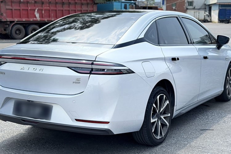 埃安 AION S Plus 2022款 80 科技版车身外观6005