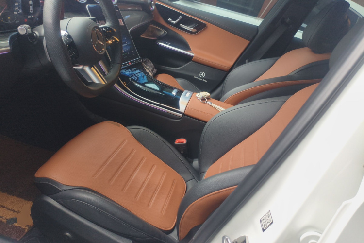 奔驰C级 2023款 改款 C 260 L 皓夜运动版局部细节19