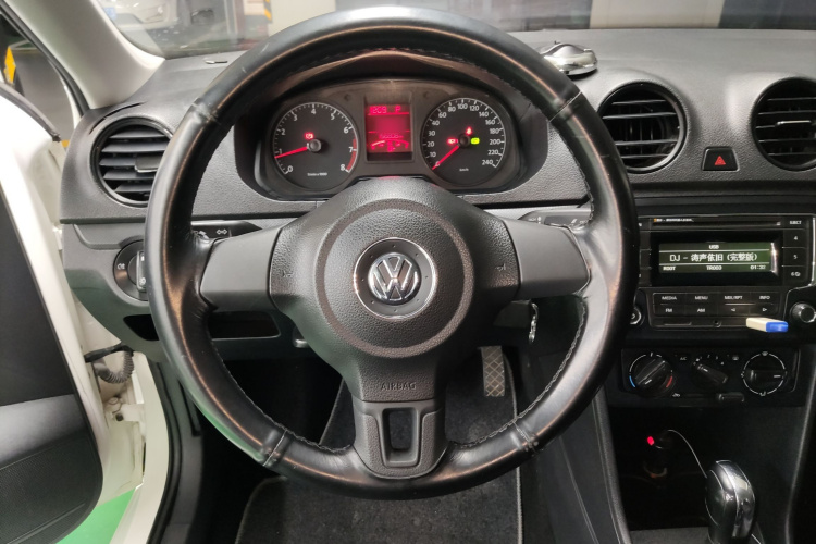 大众 捷达 2015款 1.6L 自动时尚型中控内饰13