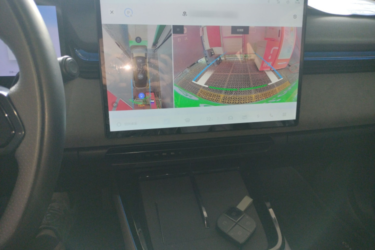 领克08 EM-P 2025款 220km 四驱性能Halo局部细节16