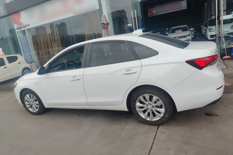 别克 英朗 2019款 15T 双离合互联精英型 国VI车身外观4