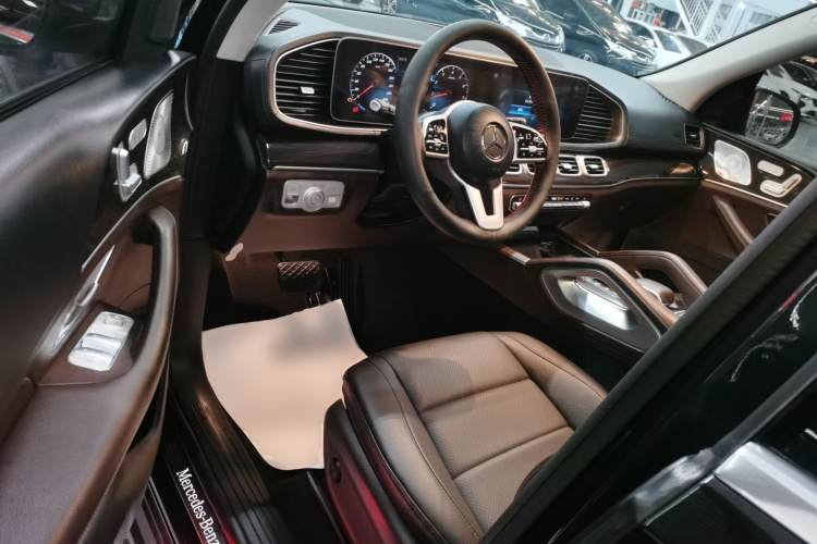 奔驰GLE 2021款 GLE 350 4MATIC 时尚型中控内饰20