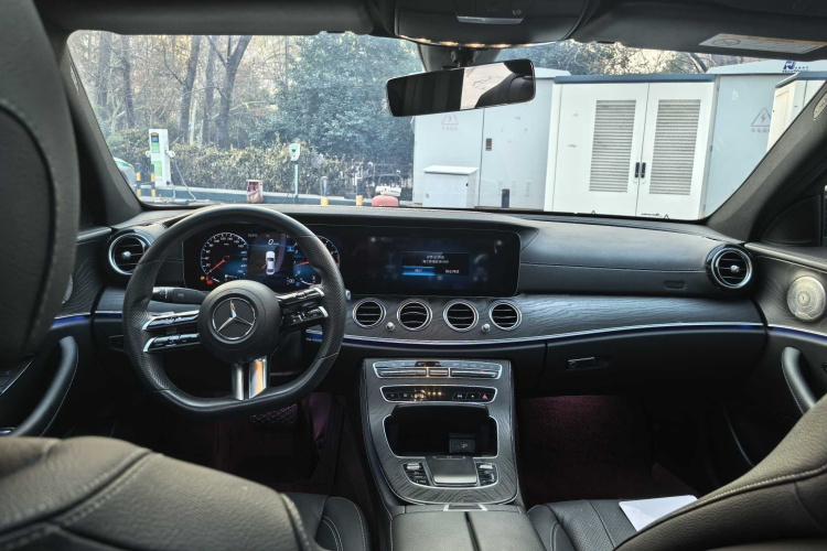 奔驰E级(进口) 2021款 改款 E 260 豪华型运动版中控内饰7009