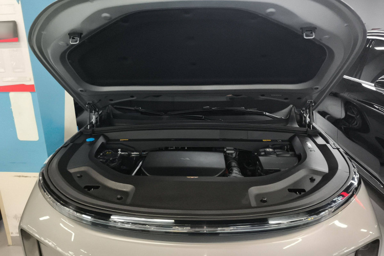 理想汽车 理想L8 2024款 Max机舱底盘24