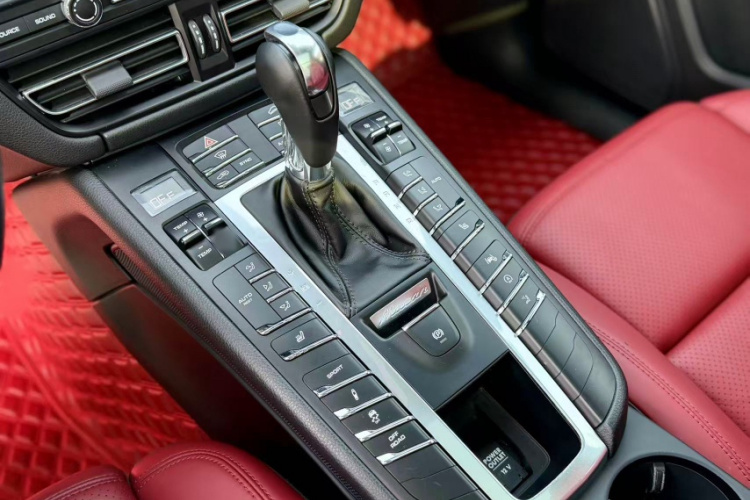 保时捷 2018款 Macan 2.0T中控内饰7005