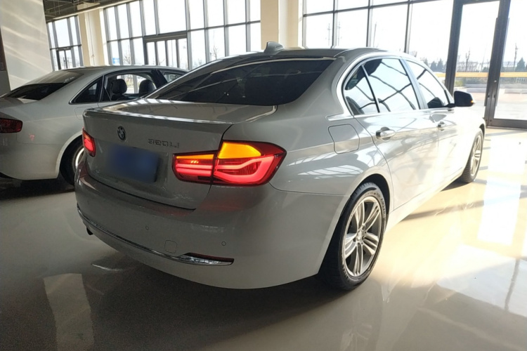 宝马3系 2016款 320Li 时尚型车身外观7