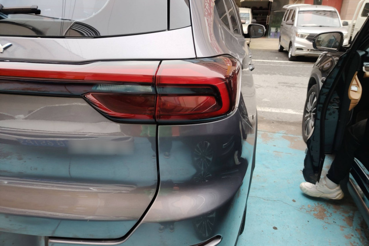 奇瑞 瑞虎8 2021款 鲲鹏版 290TGDI 自动逐风+版车身外观9