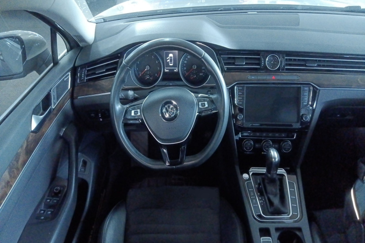 大众 迈腾 2017款 330TSI DSG 豪华型中控内饰13