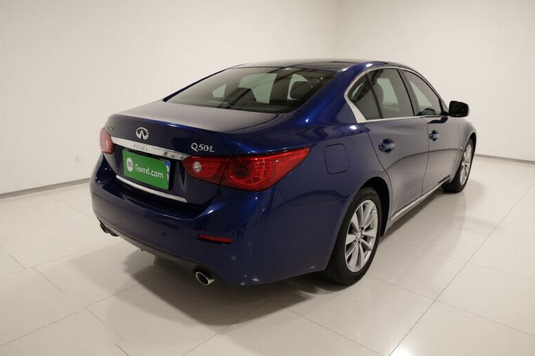 英菲尼迪Q50L 2016款 2.0T 舒适版车身外观7