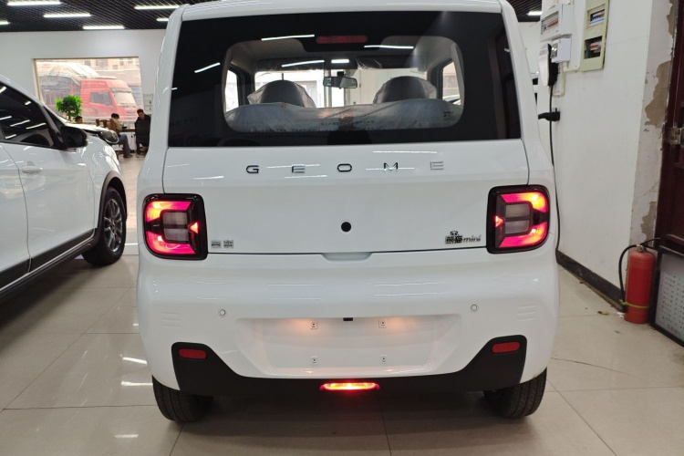 吉利银河 2024款 熊猫mini 200km 耐力熊车身外观6