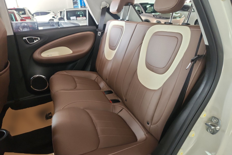 五菱汽车 五菱缤果 2023款 333km 悦享款中控内饰21