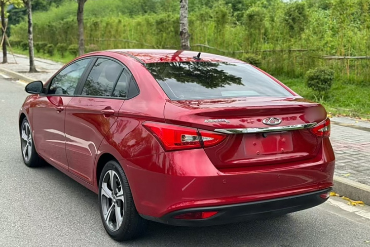 奇瑞 艾瑞泽5 2019款 改款PRO 1.5L CVT青春版 国VI车身外观6004