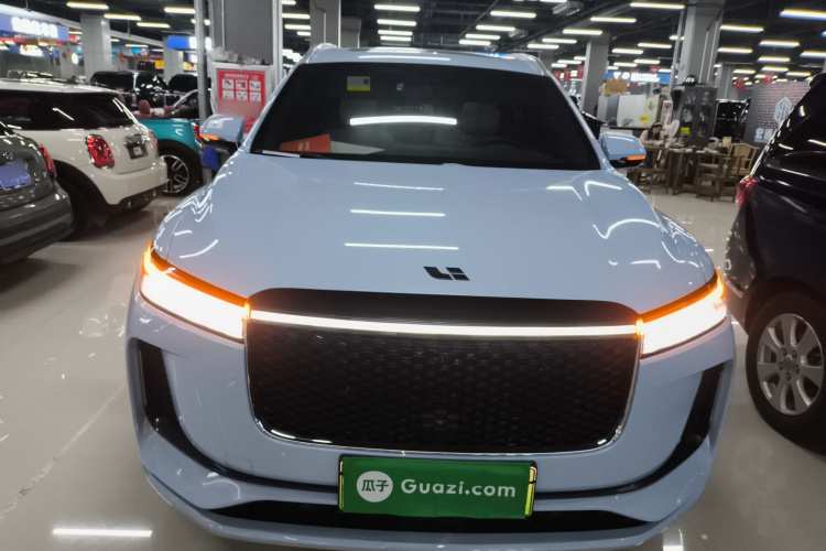 理想汽车 理想ONE 2020款 增程6座版车身外观2