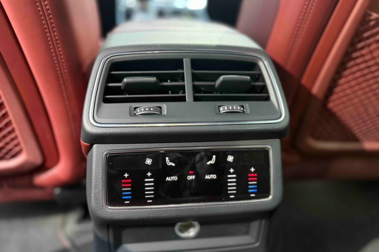 奥迪S6 2020款 S6 2.9T中控内饰7004