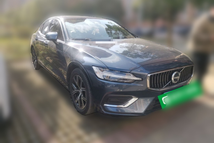 沃尔沃S60 2023款 B4 智逸豪华版车身外观6002